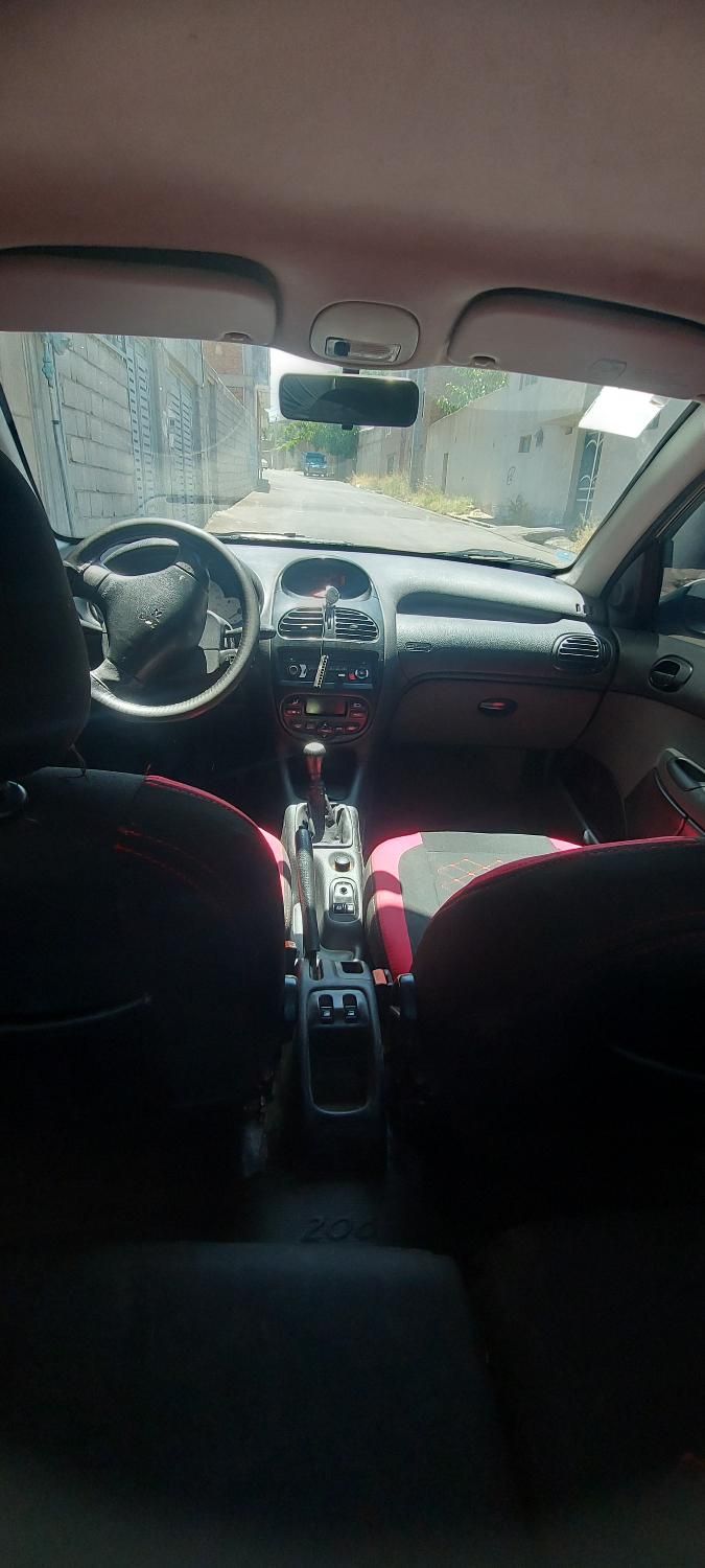 پژو ۲۰۶ صندوق دار v8 - 1394