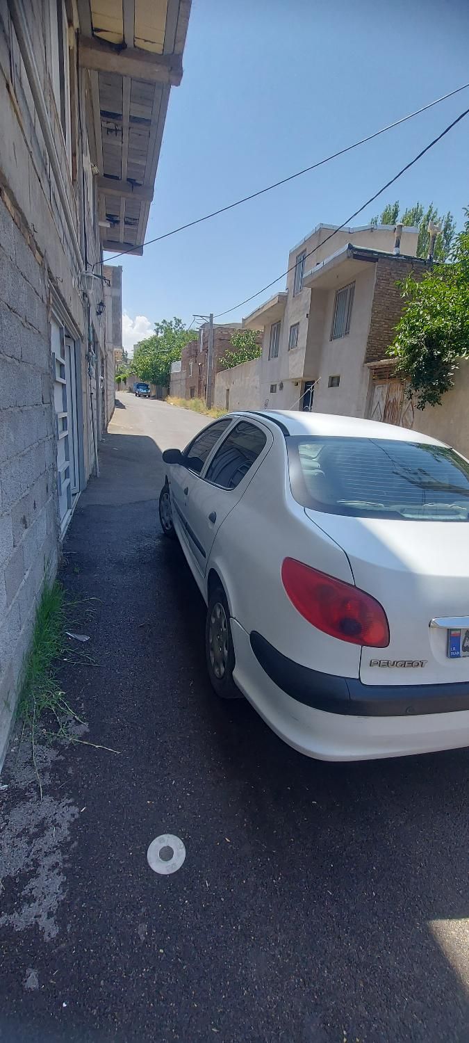 پژو ۲۰۶ صندوق دار v8 - 1394