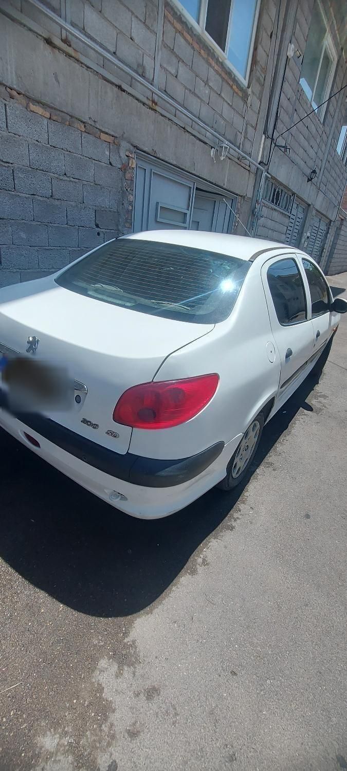 پژو ۲۰۶ صندوق دار v8 - 1394