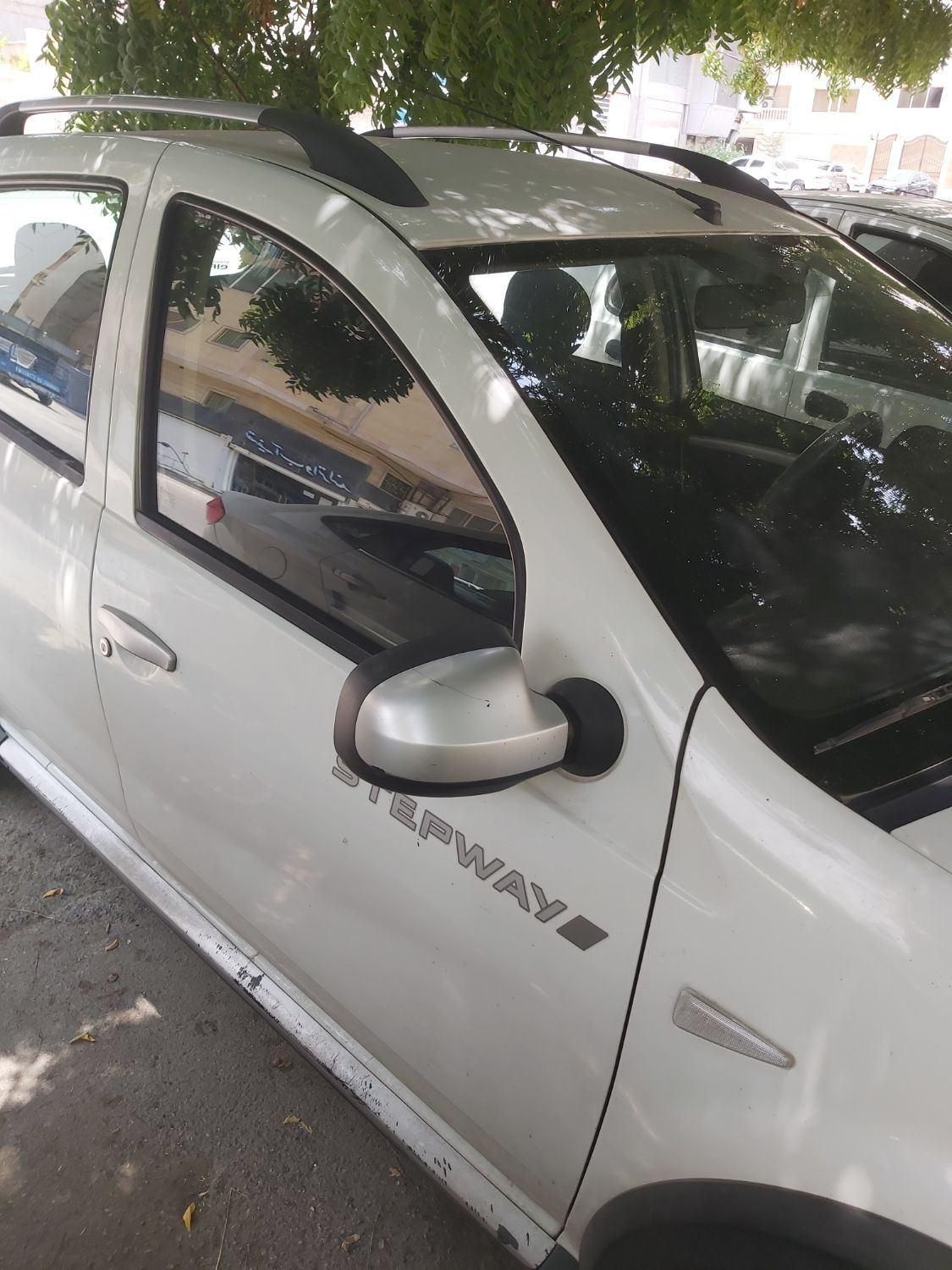 خودرو رنو، ساندرو آگهی ann_19285007