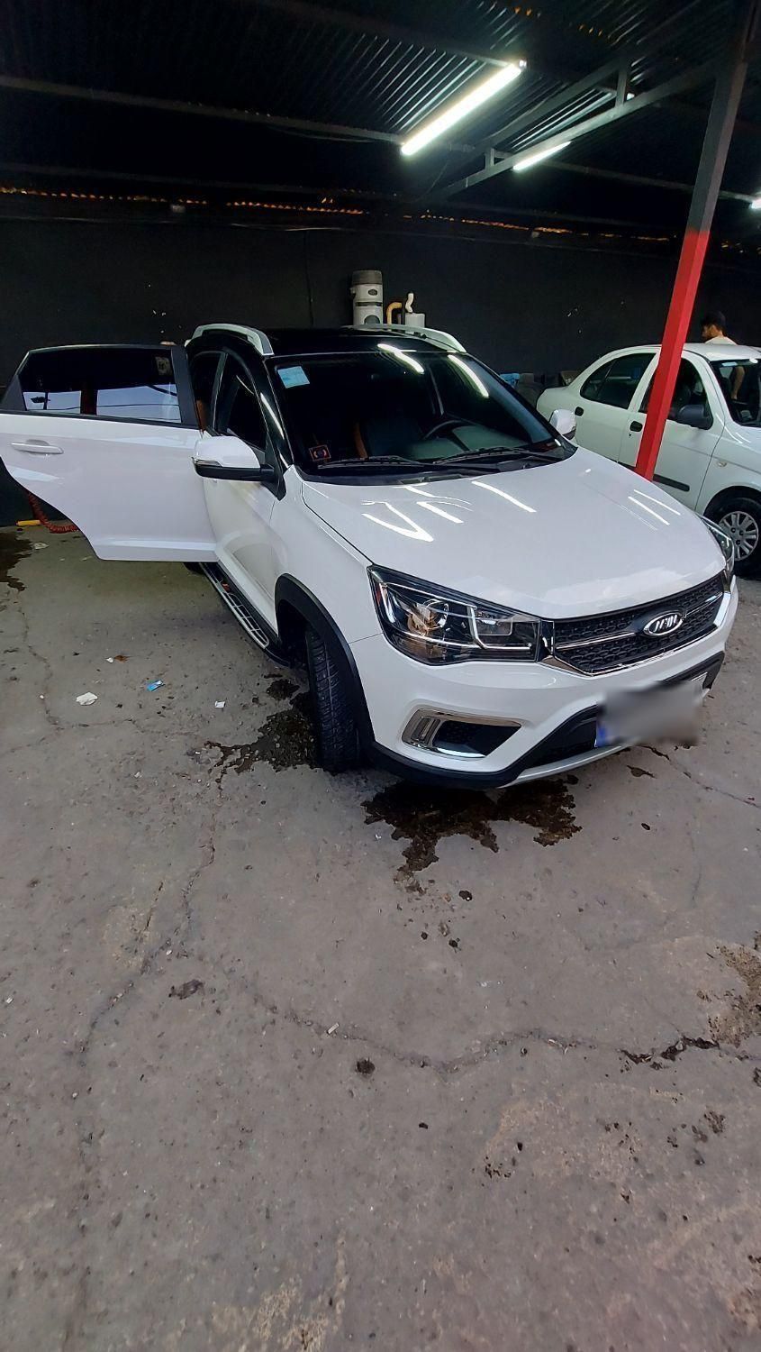 خودرو ام وی ام، X22 آگهی ann_19287421