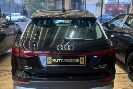 آئودی الکتریکی Q5 ۴۰ - 2024