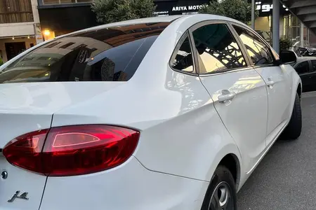 جک J4 اتوماتیک ساده - 1404