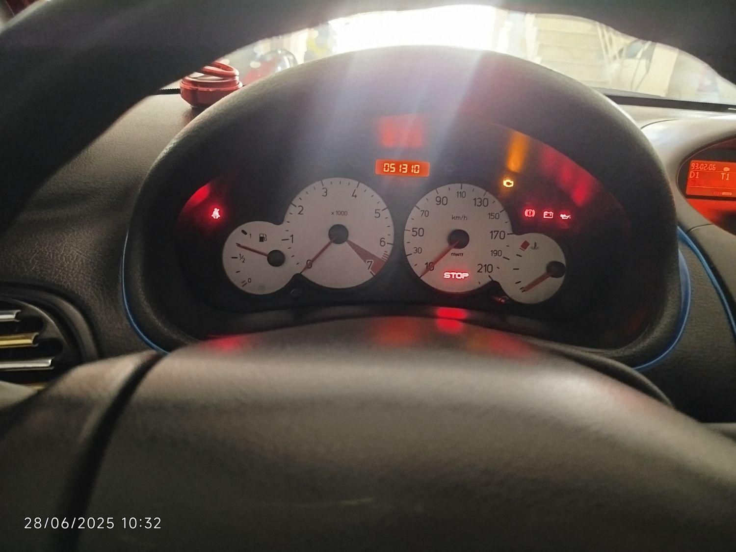 پژو ۲۰۶ صندوق دار v8 - 1399