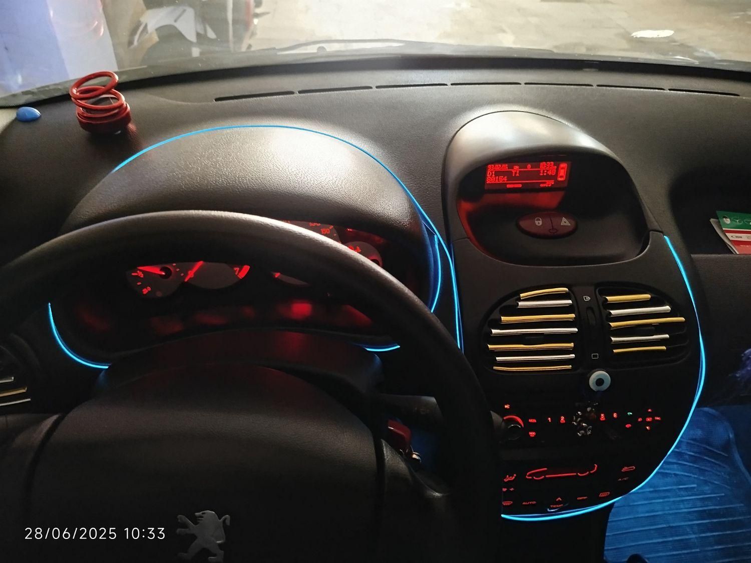 پژو ۲۰۶ صندوق دار v8 - 1399