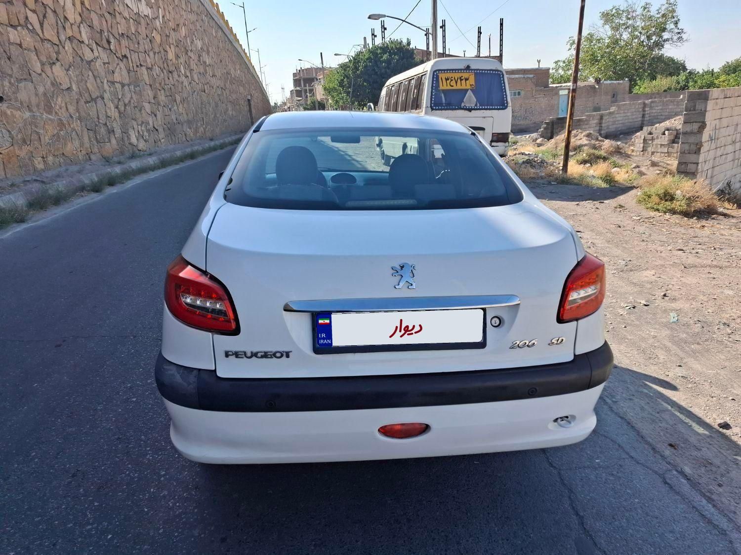 پژو ۲۰۶ صندوق دار v8 - 1394