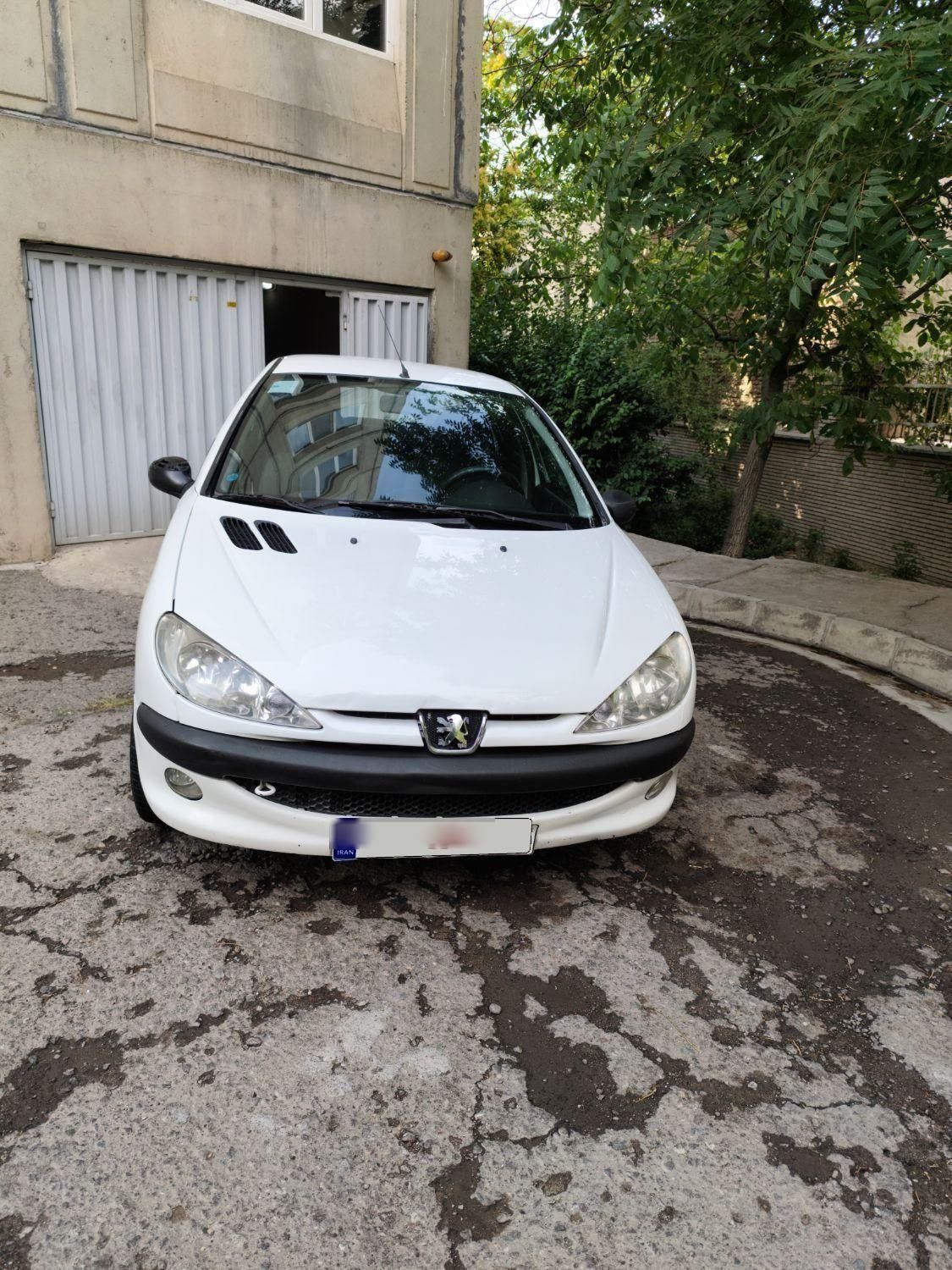 پژو ۲۰۶ صندوق دار v8 - 1393