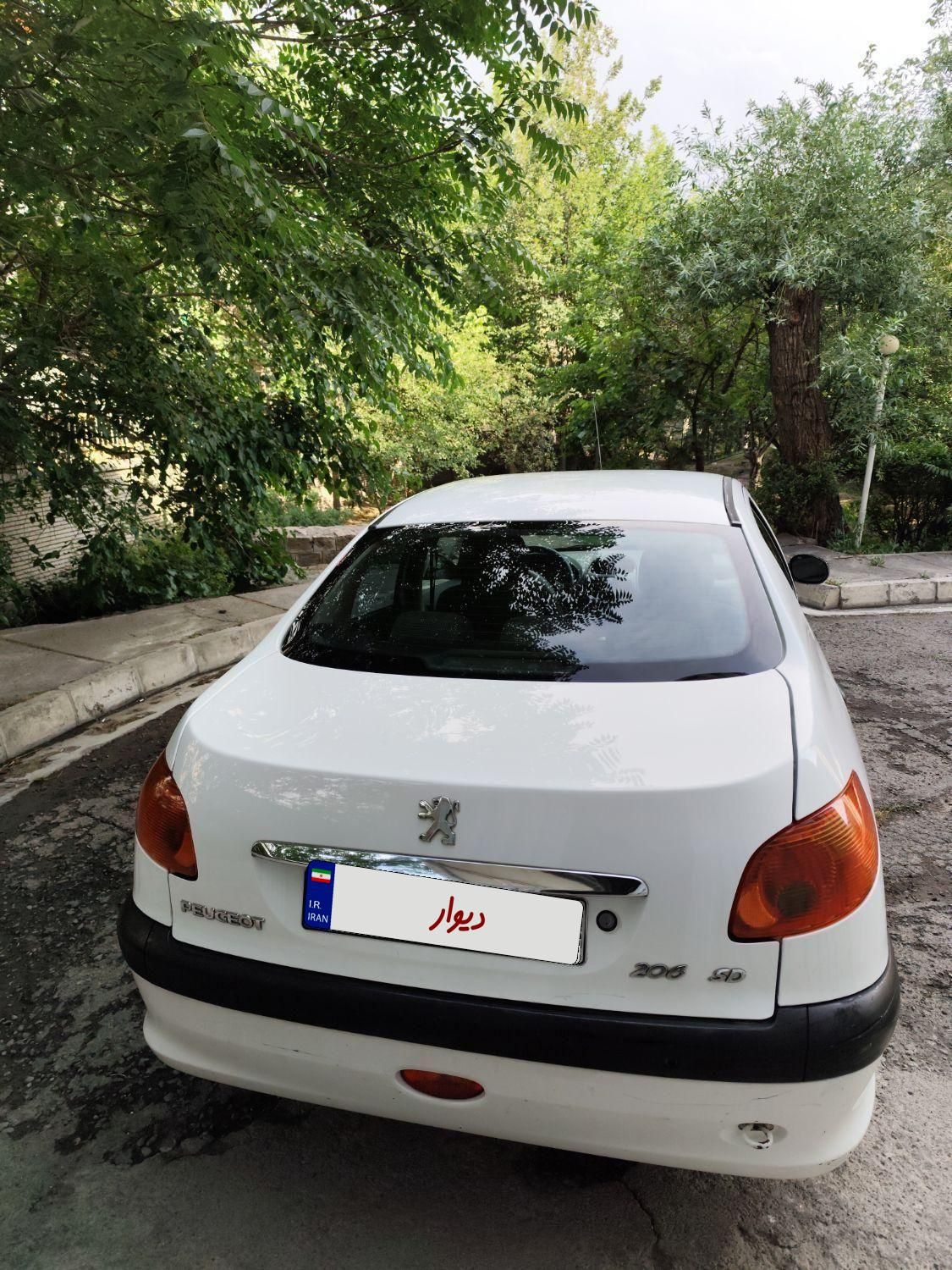 پژو ۲۰۶ صندوق دار v8 - 1393