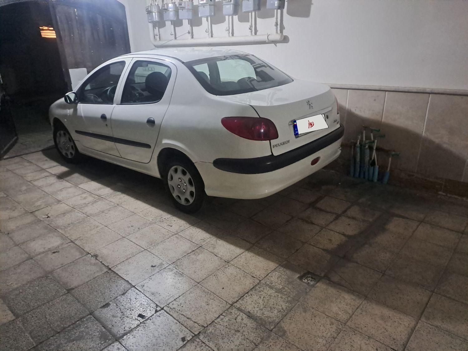 پژو ۲۰۶ صندوق دار v8 - 1388