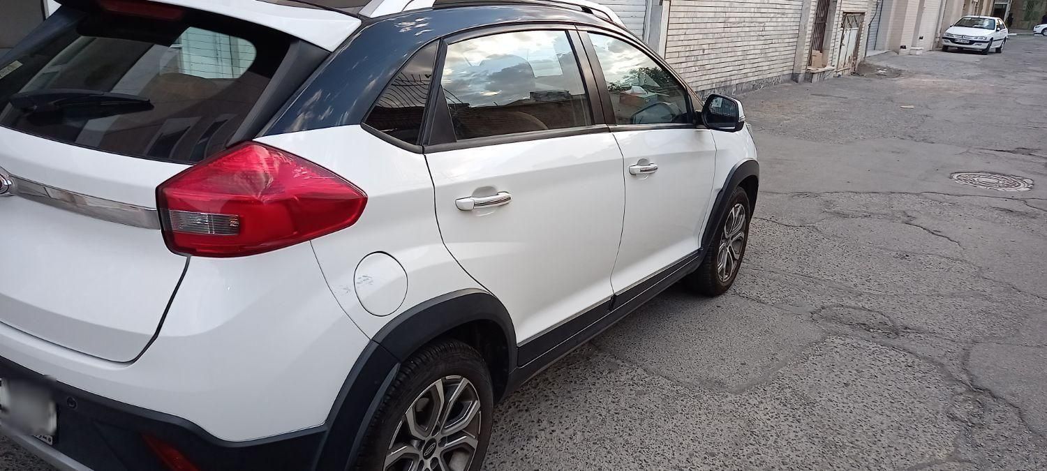 ام وی ام X22 دنده‌ای لاکچری - 1396
