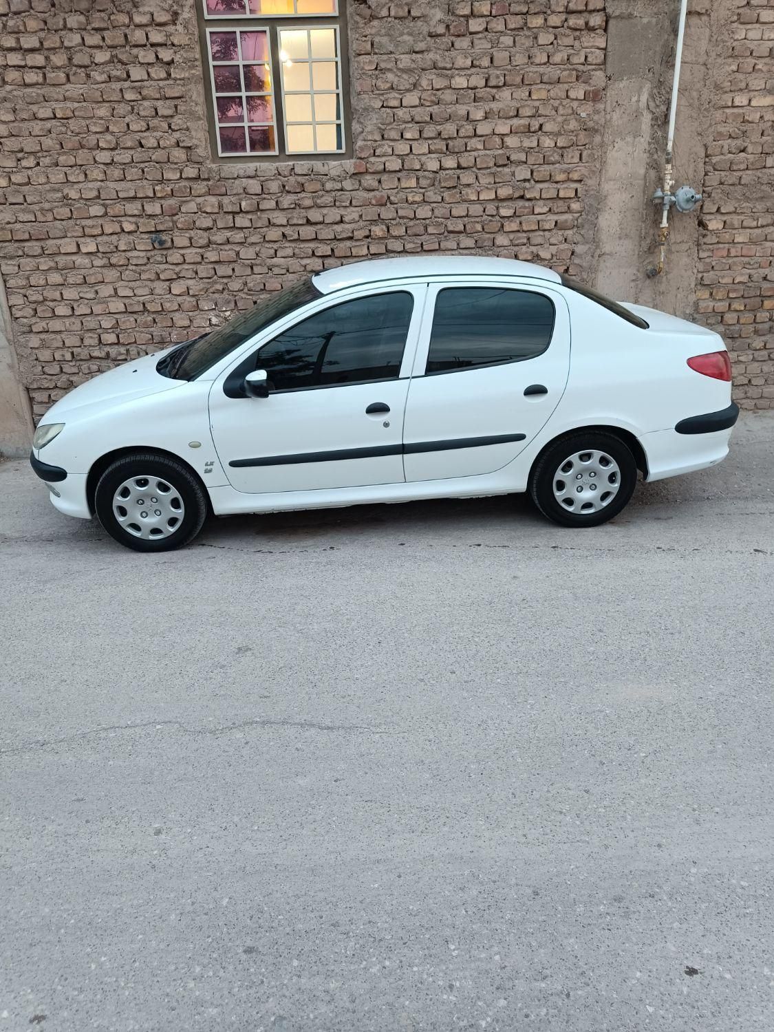 پژو ۲۰۶ صندوق دار v8 - 1395