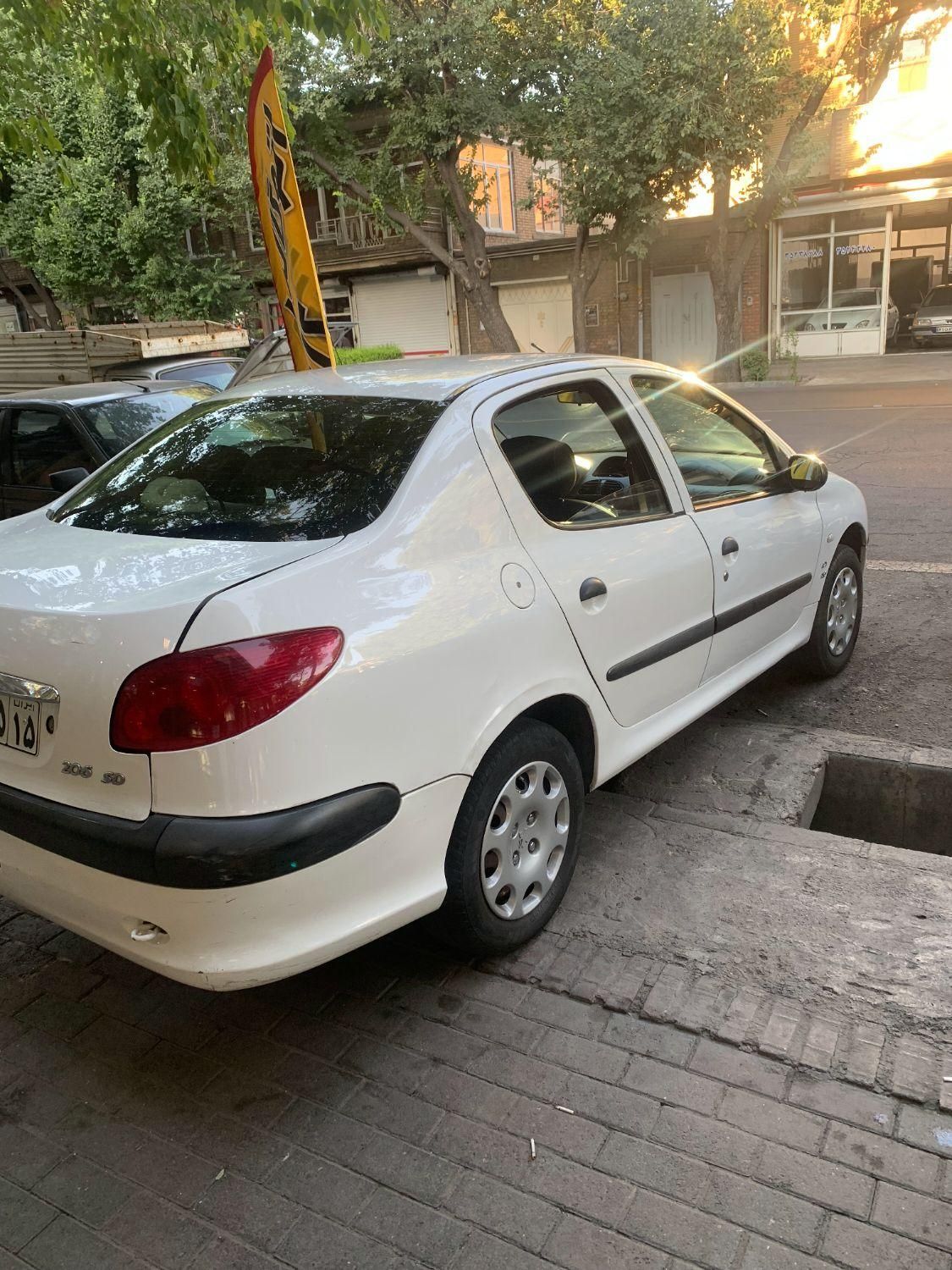 پژو ۲۰۶ صندوق دار v8 - 1390