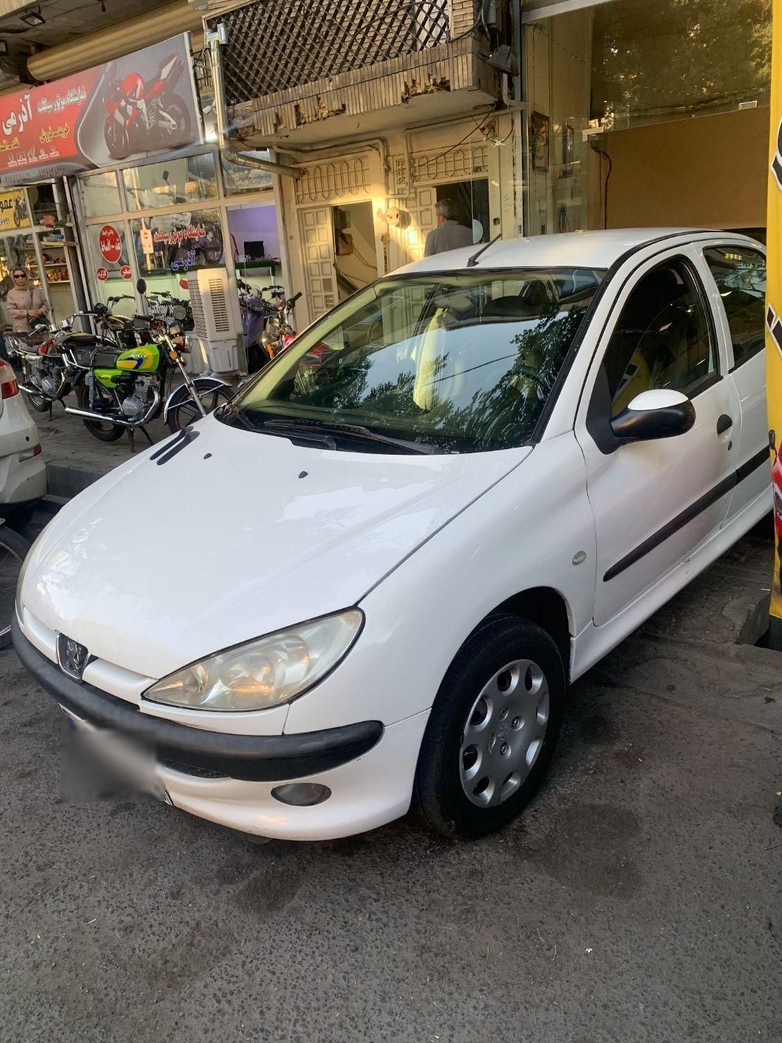 پژو ۲۰۶ صندوق دار v8 - 1390