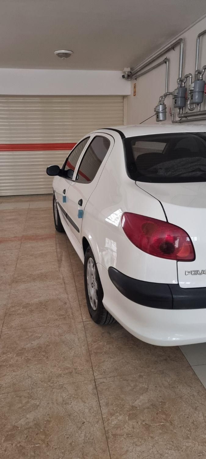 پژو ۲۰۶ صندوق دار v8 - 1396