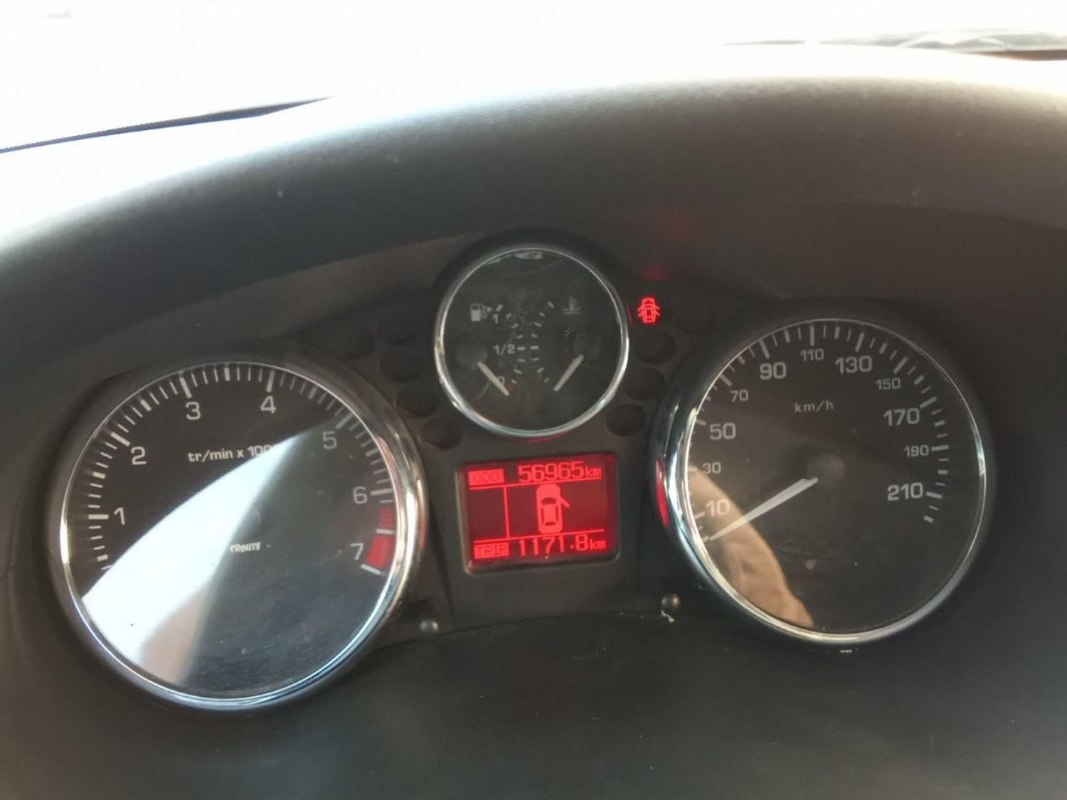 پژو 207 اتوماتیک TU5P - 1401