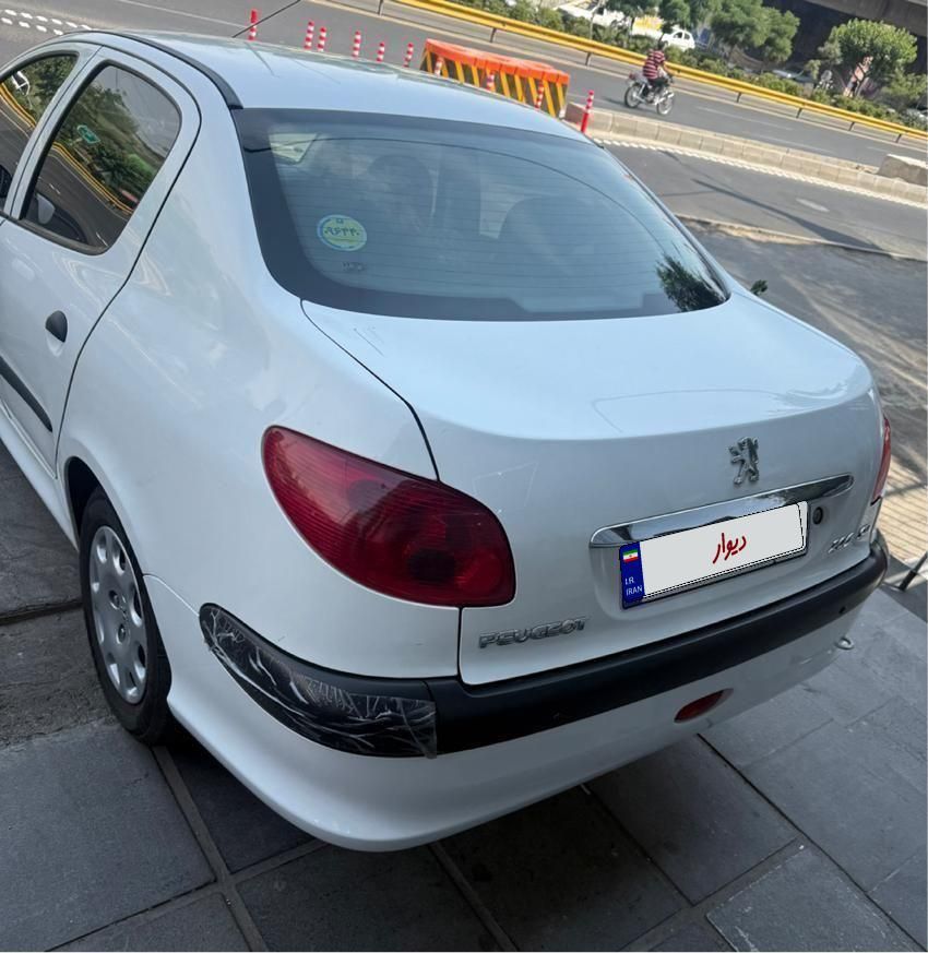 پژو ۲۰۶ صندوق دار v8 - 1399
