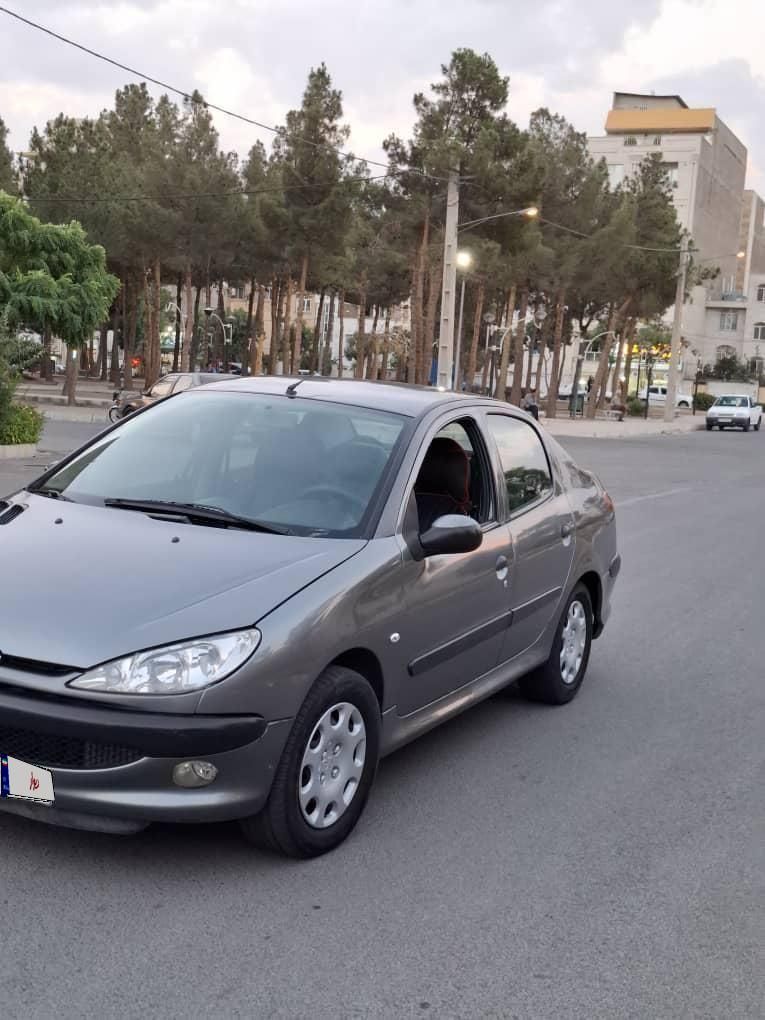 پژو ۲۰۶ صندوق دار v8 - 1386