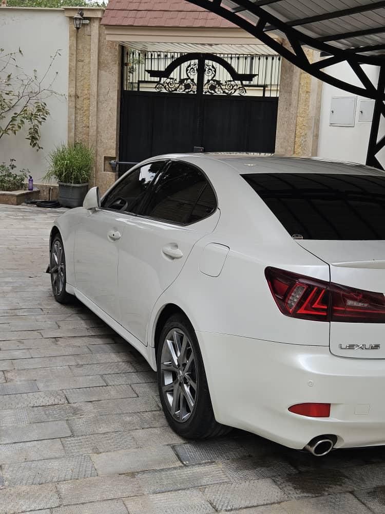 لکسوس IS 250 - 2011