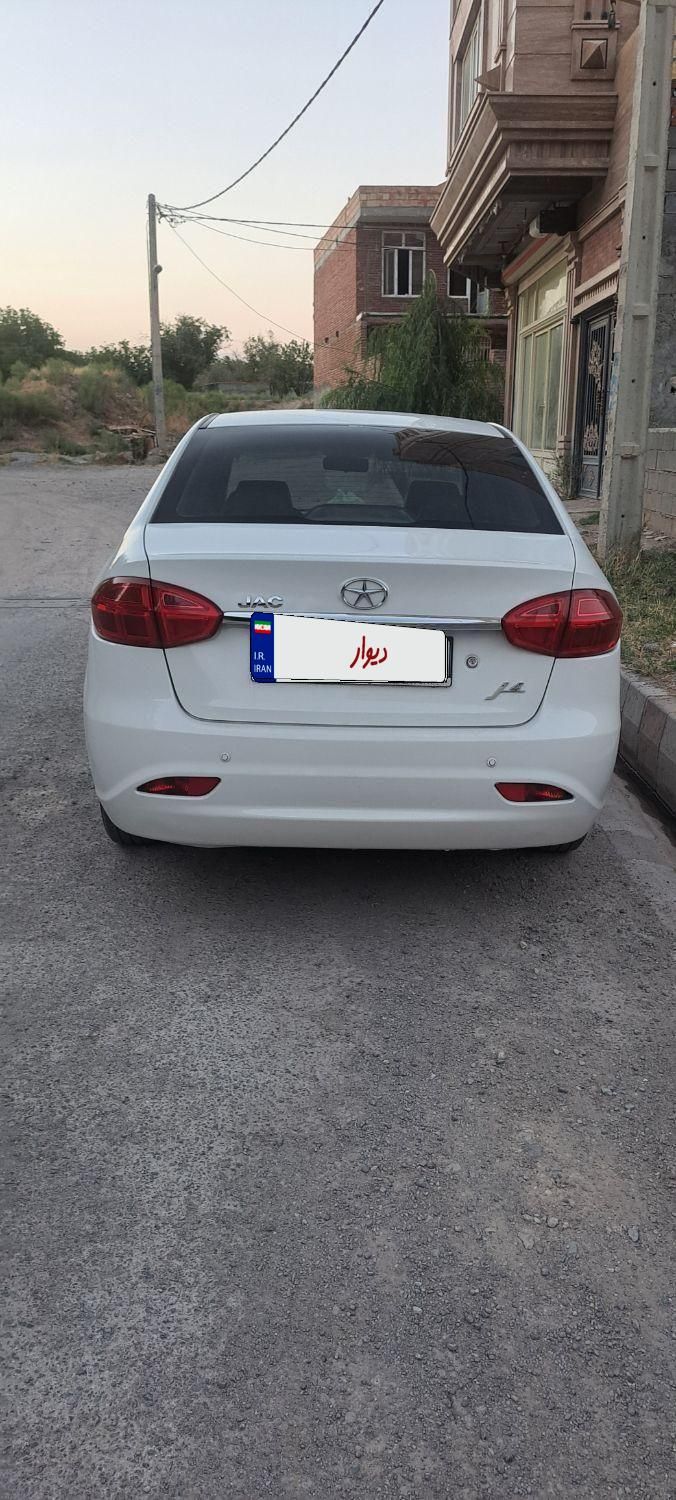 جک J4 اتوماتیک ساده - 1402