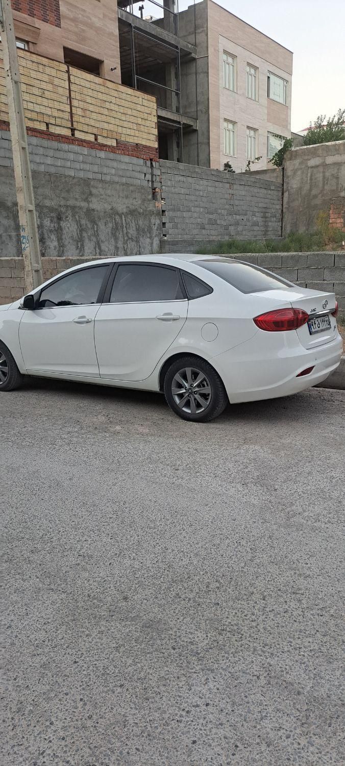 جک J4 اتوماتیک ساده - 1402