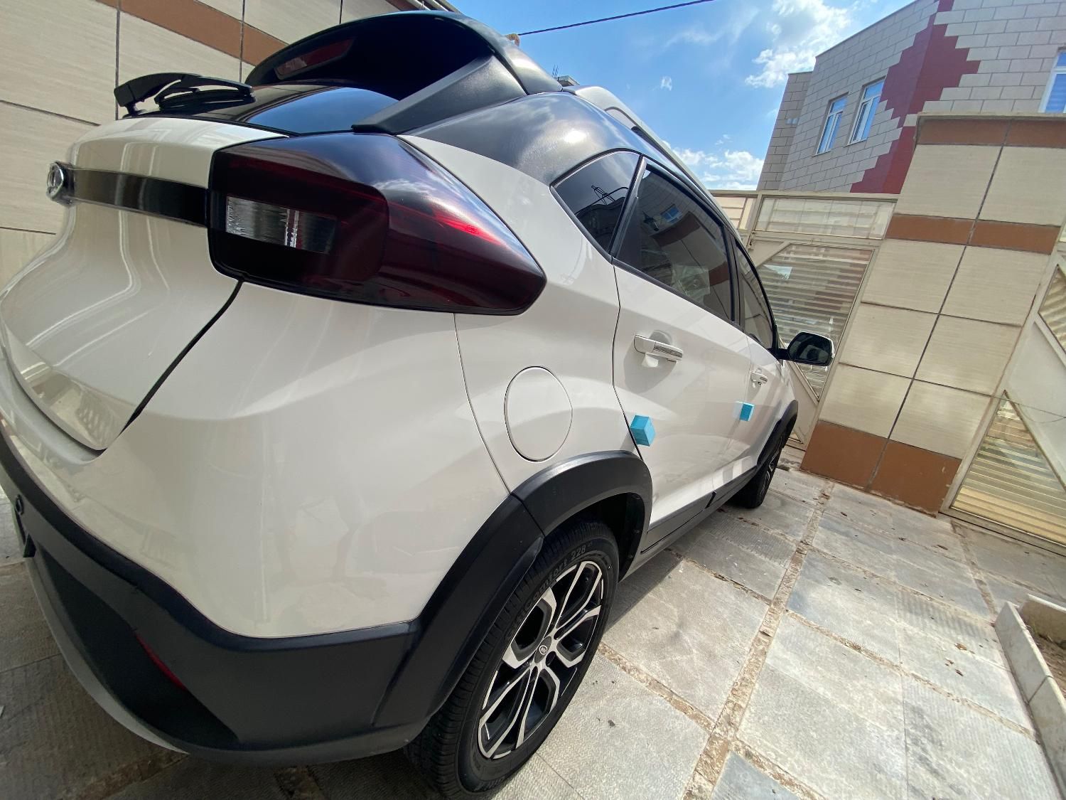ام وی ام X22 دنده‌ای لاکچری - 1396