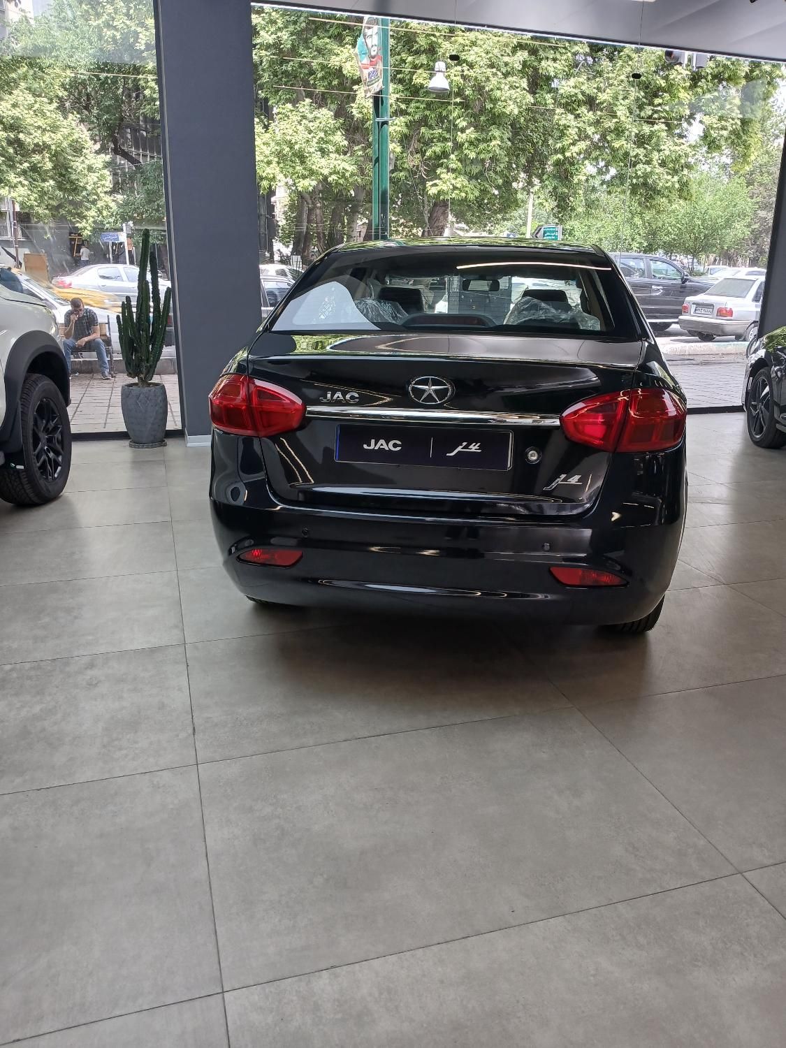 جک J4 اتوماتیک ساده - 1404