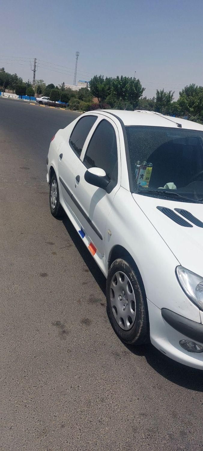 پژو ۲۰۶ صندوق دار v8 - 1395