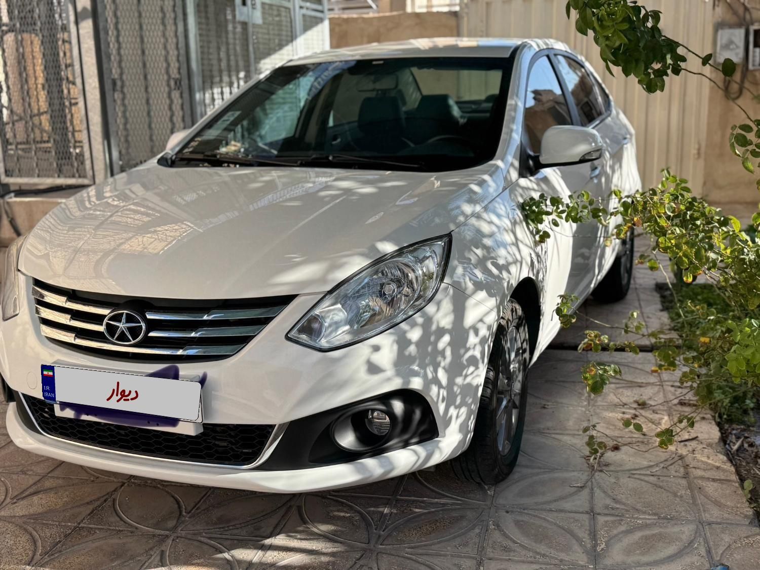 جک J4 اتوماتیک ساده - 1402
