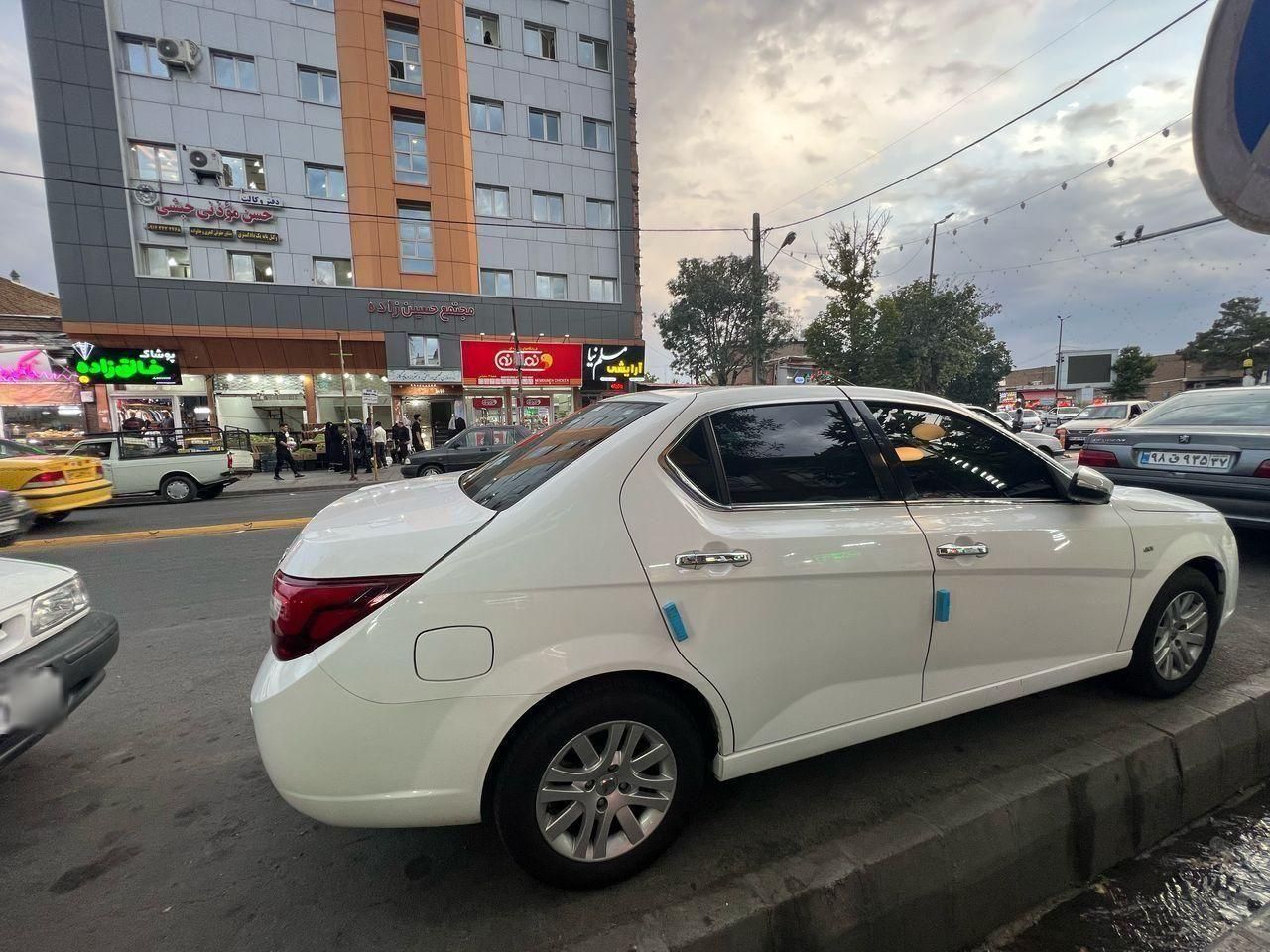 دنا پلاس تیپ ۲ سانروف ۴ ایربگ - 1398