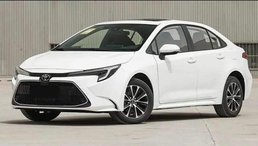 تویوتا کمری XLE - 2024