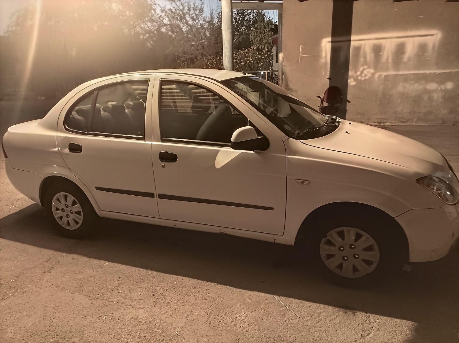 تیبا صندوق دار LX - 1392
