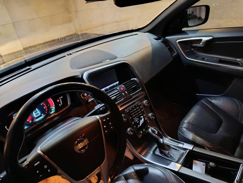 ولوو XC60 R-DESIGN - 2014