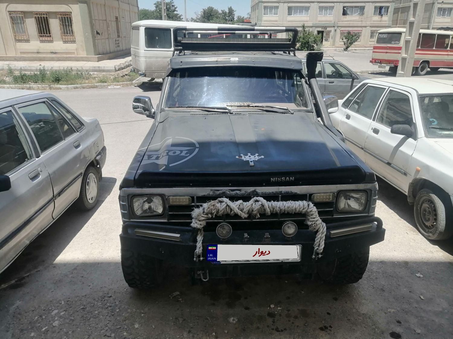 نیسان پاترول دو درب دنده‌ای - 1988