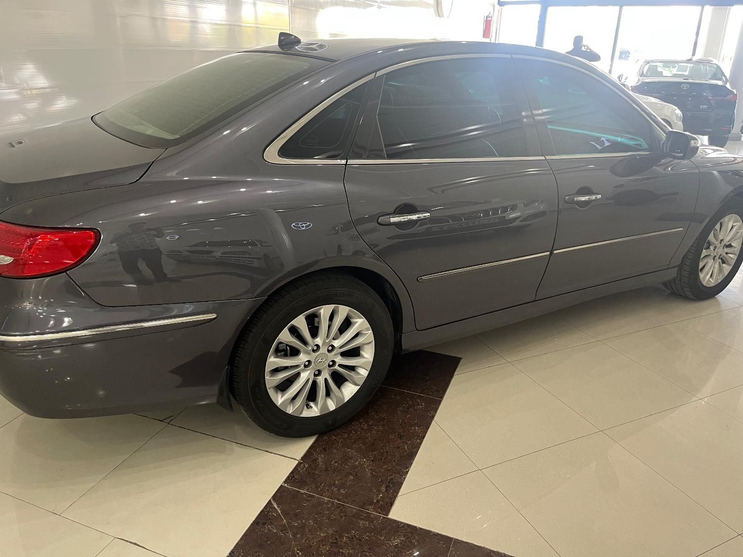 هیوندای آزرا (گرنجور) 3300cc - 2011