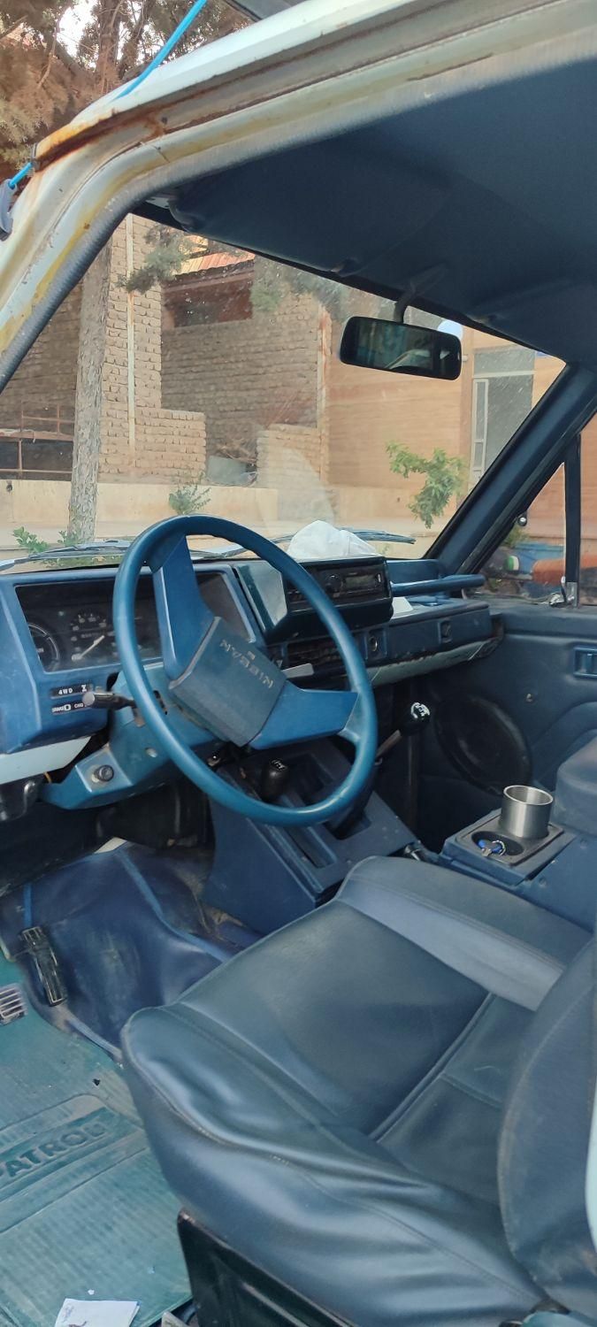 نیسان پاترول دو درب دنده‌ای - 1989