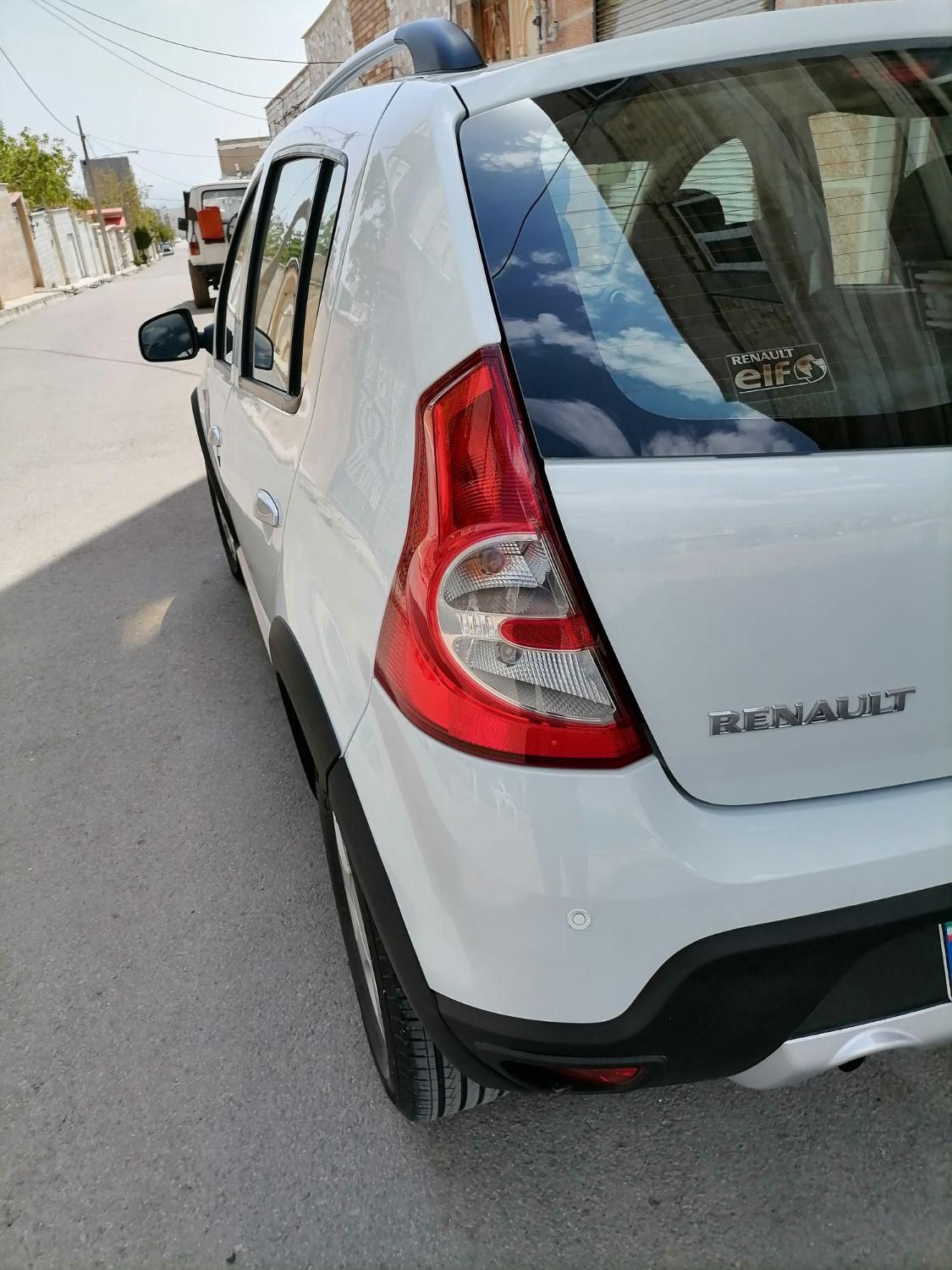 رنو ساندرو دنده ای - 1397