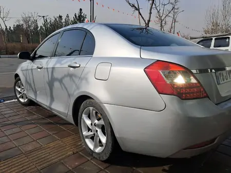 جیلی امگرند 7 دنده‌ای - 2013