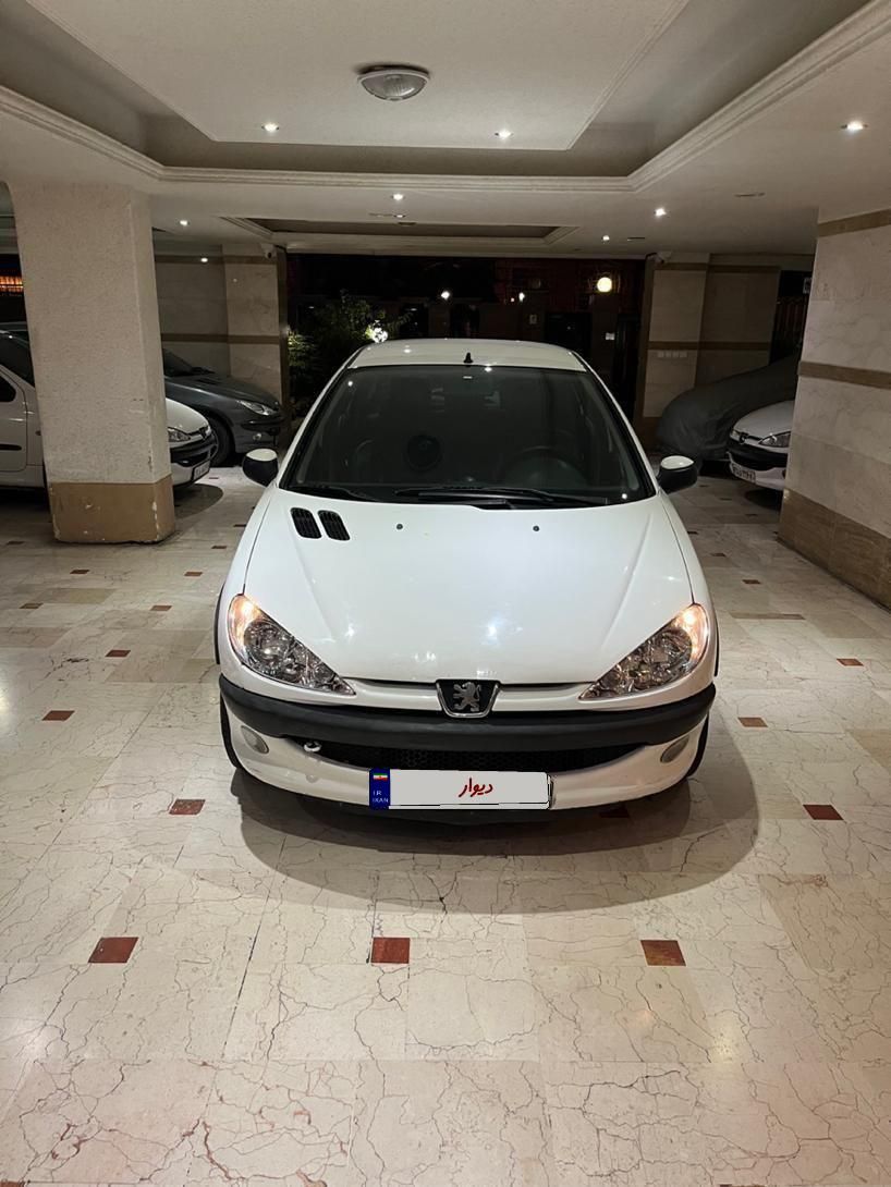 پژو ۲۰۶ صندوق دار v8 - 1393