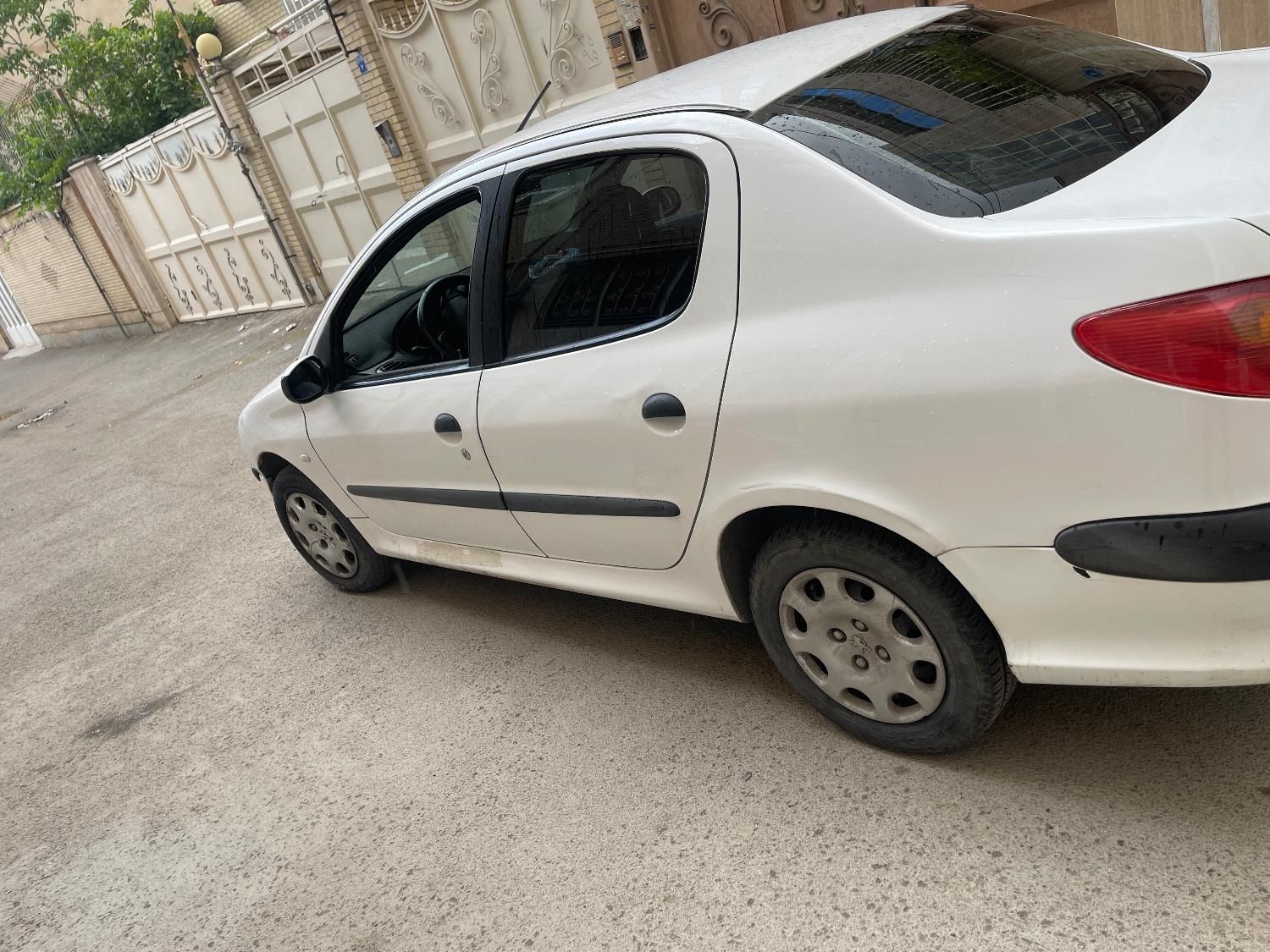 پژو ۲۰۶ صندوق دار v8 - 1389