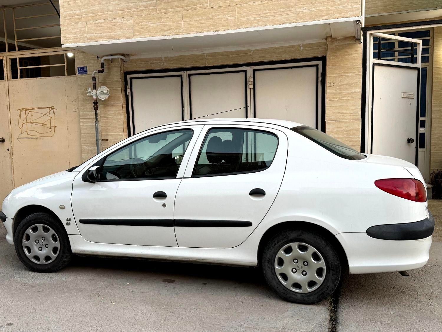 پژو ۲۰۶ صندوق دار v8 - 1394