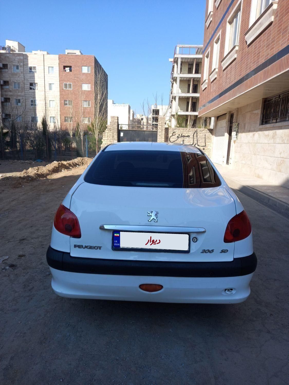 پژو ۲۰۶ صندوق دار v8 - 1394