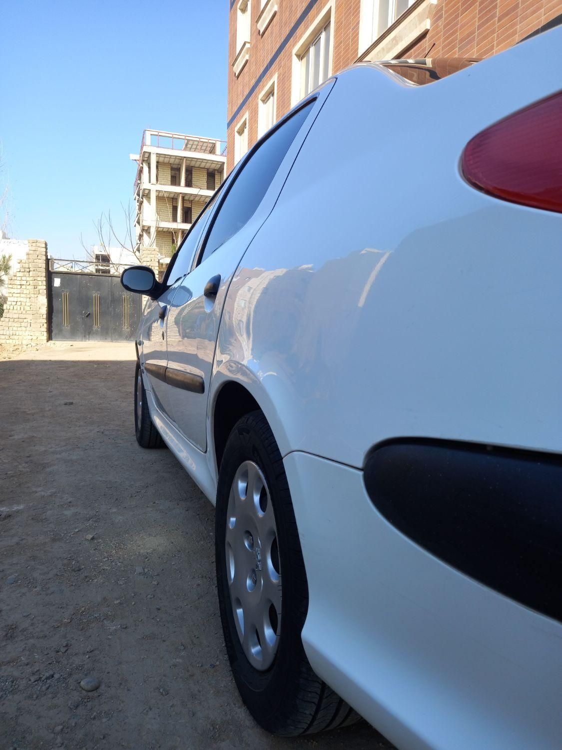 پژو ۲۰۶ صندوق دار v8 - 1394