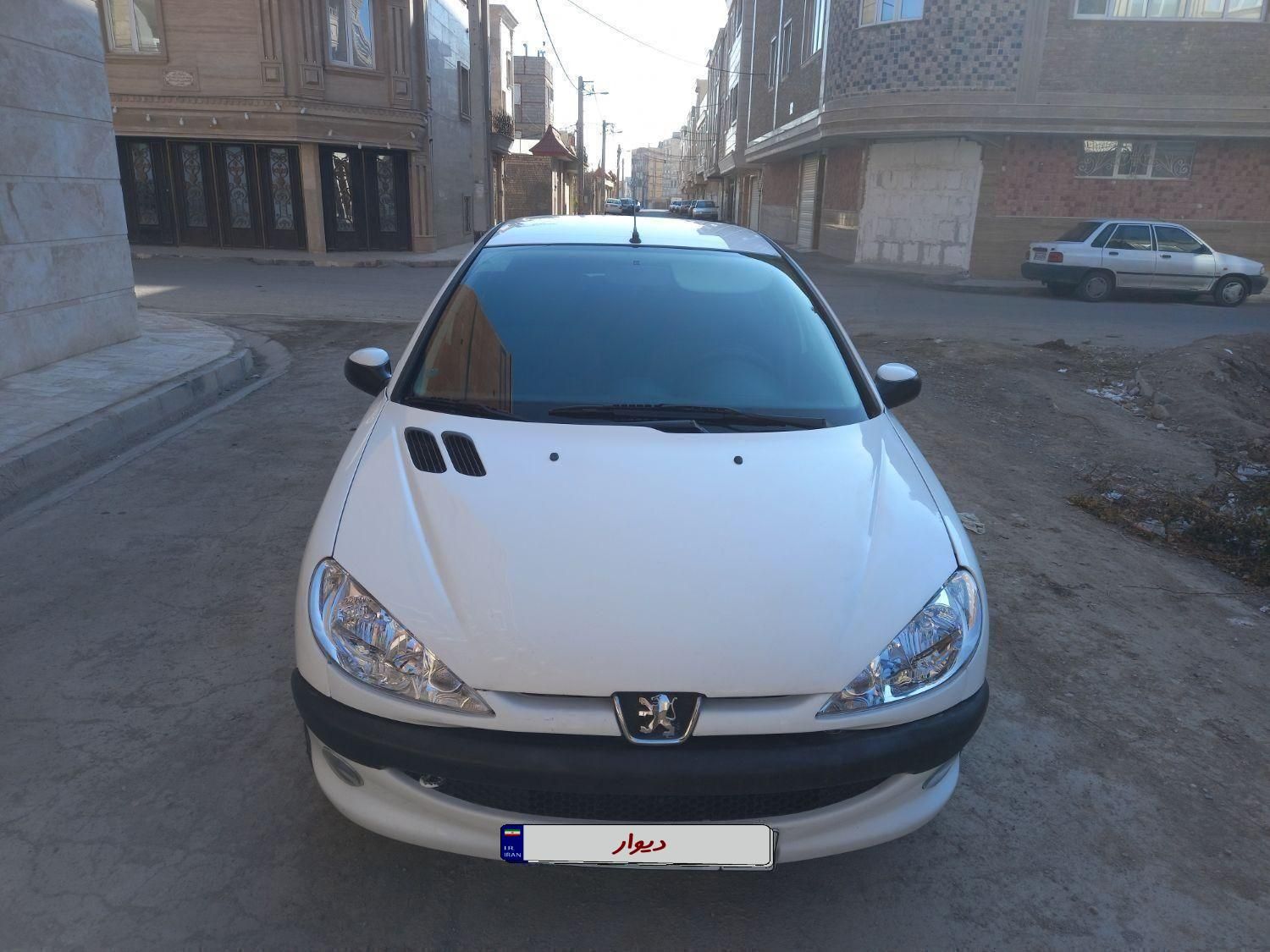 پژو ۲۰۶ صندوق دار v8 - 1394