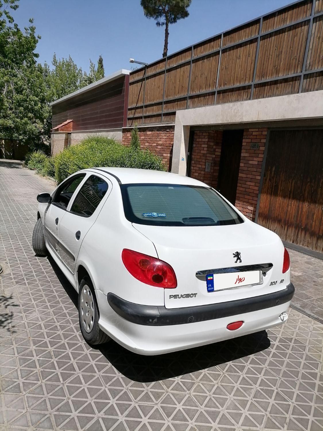 پژو ۲۰۶ صندوق دار v8 - 1395