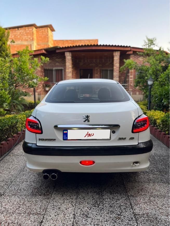 پژو ۲۰۶ صندوق دار v8 - 1398