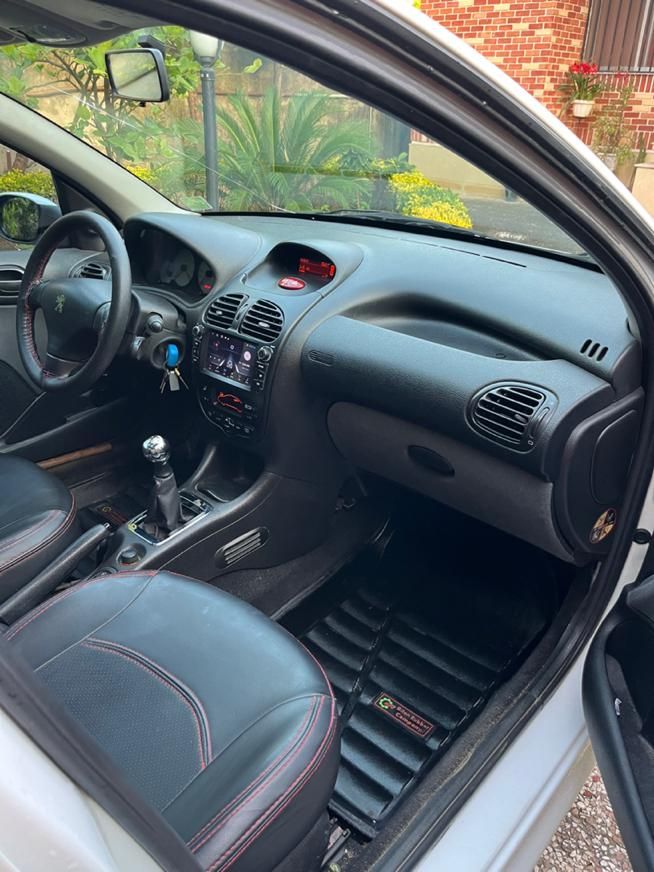 پژو ۲۰۶ صندوق دار v8 - 1398
