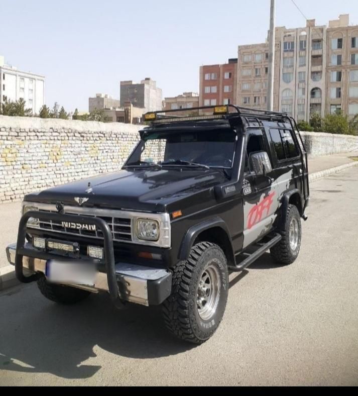 نیسان پاترول دو درب دنده‌ای - 1995