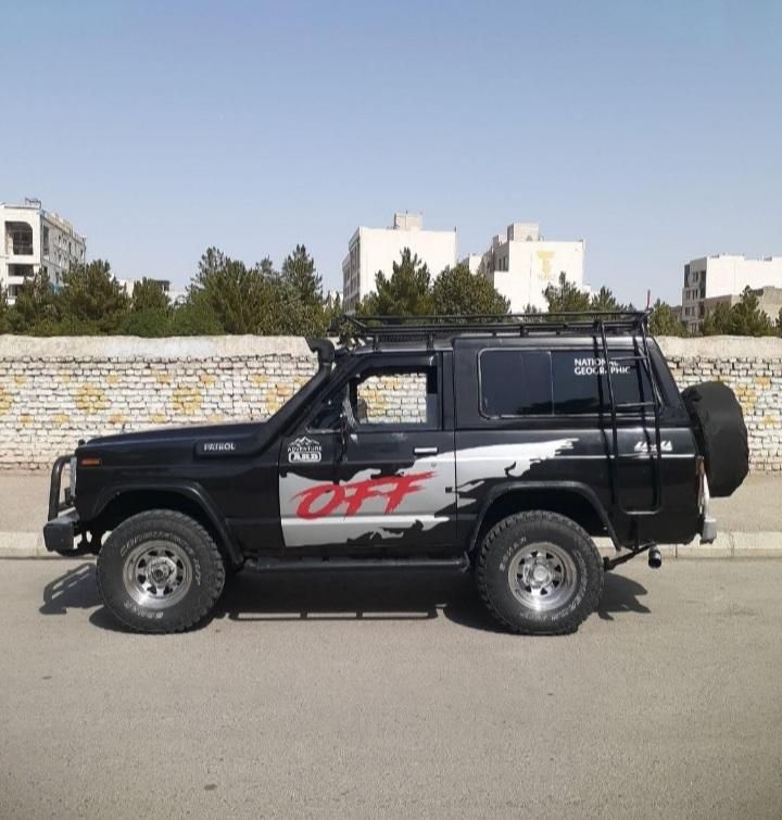 نیسان پاترول دو درب دنده‌ای - 1995