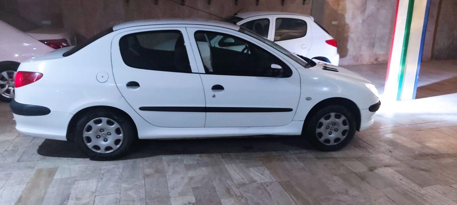 پژو ۲۰۶ صندوق دار v8 - 1396