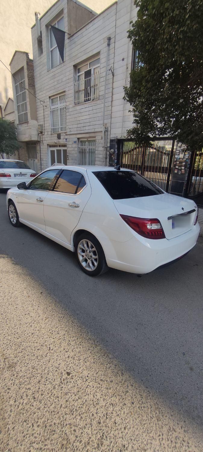 دنا پلاس توربو ۵ دنده ۲ ایربگ - 1403